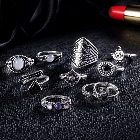 🔆5/$15 CLOSET CLEAR OUT  10 pc Vintage Ring Set - Picture 3 of 3